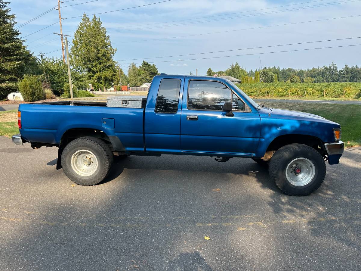 Toyota-pickup-4x4-1995-blue-4