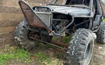 Toyota-pickup-4x4-rock-crawler-1989