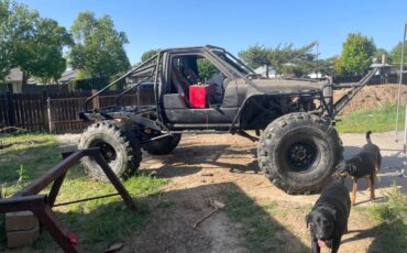 Toyota-pickup-4x4-rock-crawler-1989-8