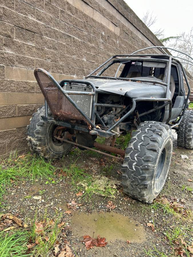 Toyota-pickup-4x4-rock-crawler-1989