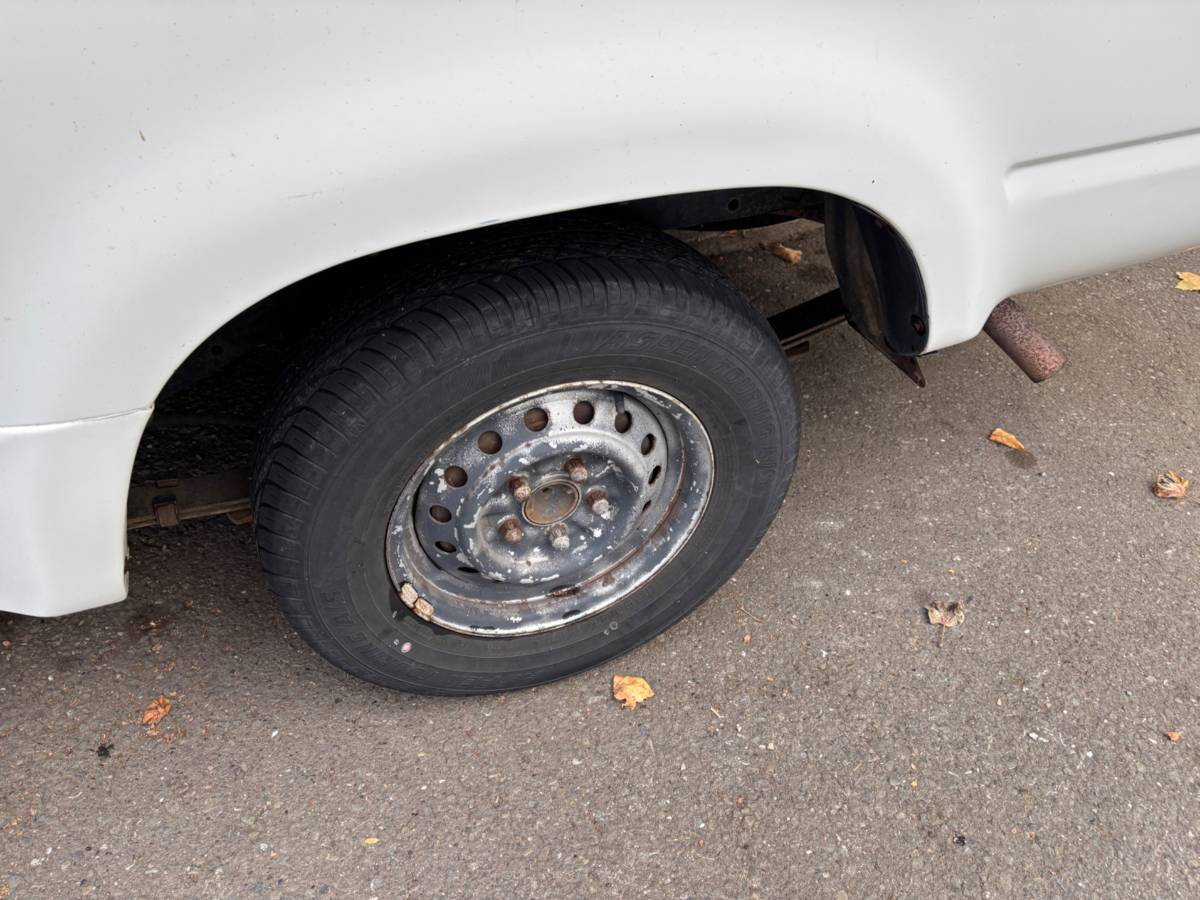 Toyota-pickup-base-1994-white-10