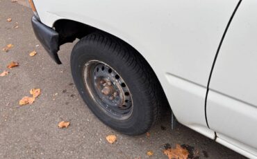 Toyota-pickup-base-1994-white-11
