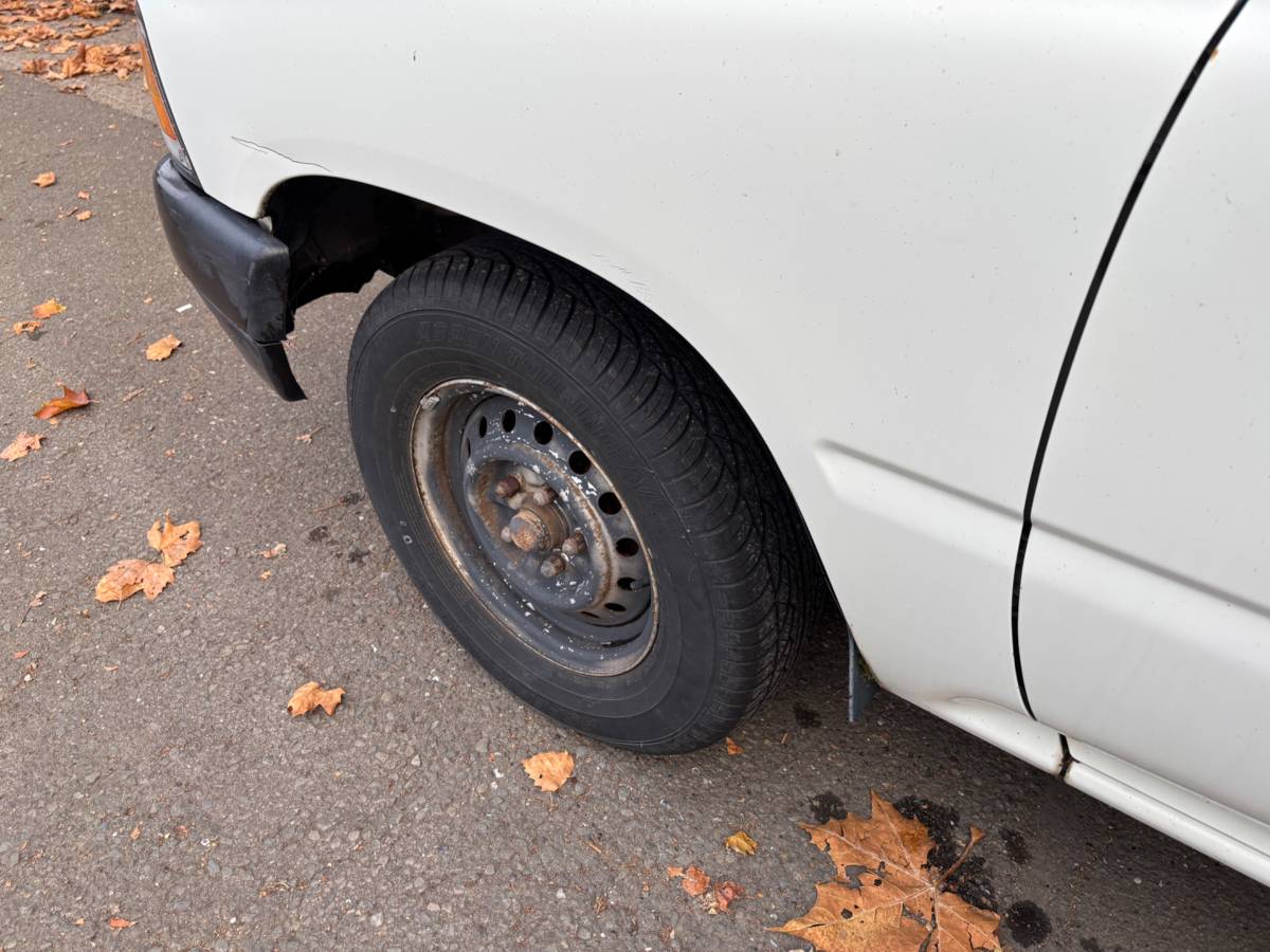 Toyota-pickup-base-1994-white-11