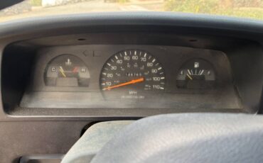Toyota-pickup-base-1994-white-2