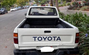 Toyota-pickup-base-1994-white-4