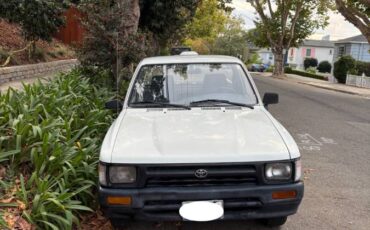 Toyota-pickup-base-1994-white-5