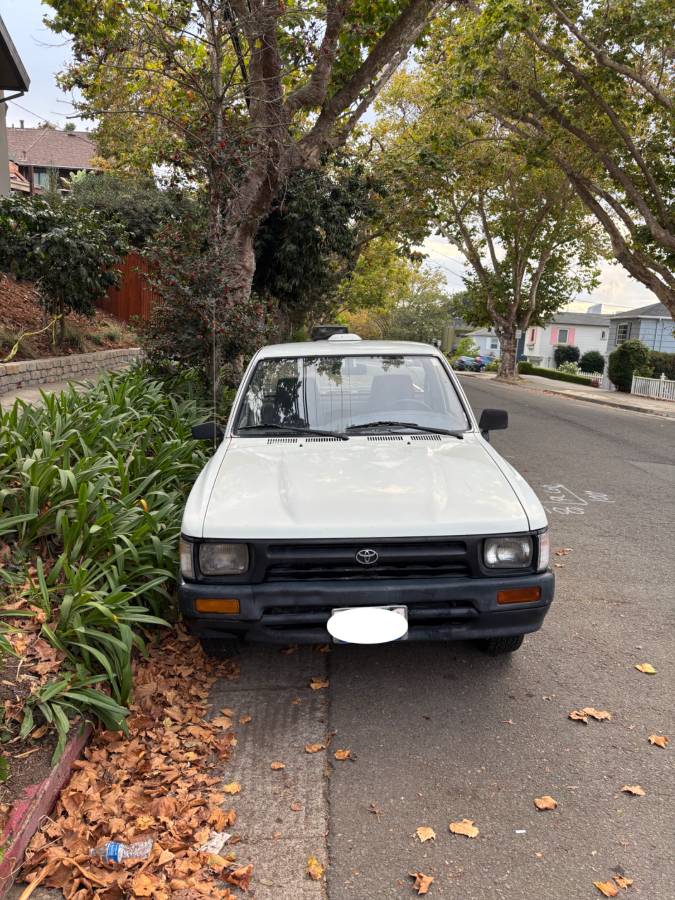 Toyota-pickup-base-1994-white-5