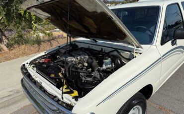 Toyota-pickup-deluxe-1989-white-20