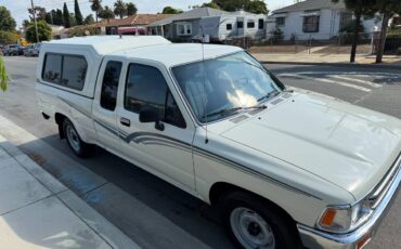 Toyota-pickup-deluxe-1989-white-8