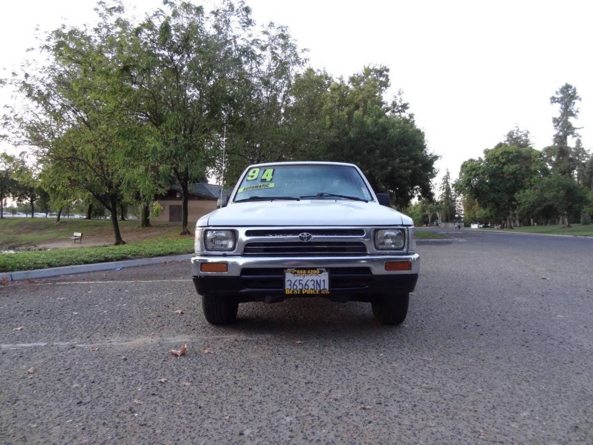 Toyota-pickup-dx-2dr-extended-c-1994-white-1