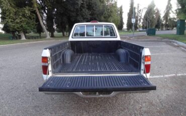 Toyota-pickup-dx-2dr-extended-c-1994-white-11