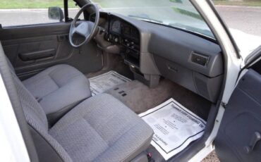 Toyota-pickup-dx-2dr-extended-c-1994-white-13