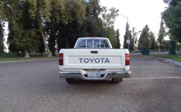 Toyota-pickup-dx-2dr-extended-c-1994-white-4