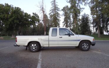 Toyota-pickup-dx-2dr-extended-c-1994-white-7
