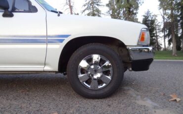 Toyota-pickup-dx-2dr-extended-c-1994-white-8