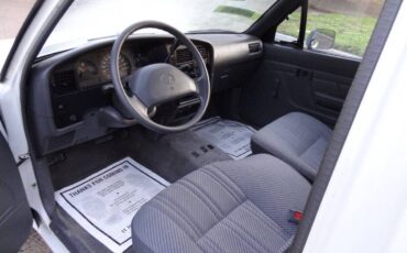 Toyota-pickup-dx-2dr-extended-c-1994-white-9