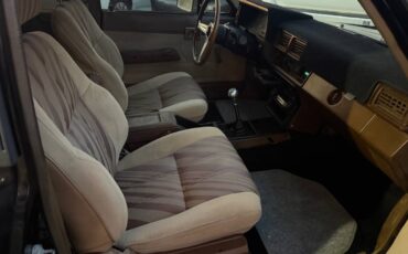 Toyota-pickup-truck-1985-black-8