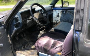 Toyota-pickup-truck-1986-blue-2