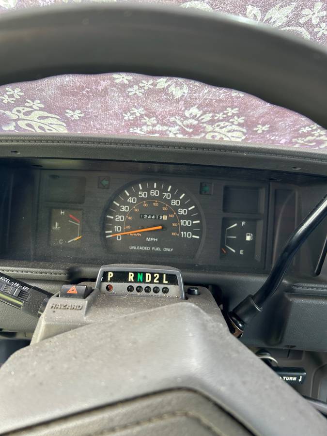 Toyota-pickup-truck-1988-2