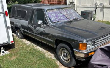 Toyota-pickup-truck-1988-3