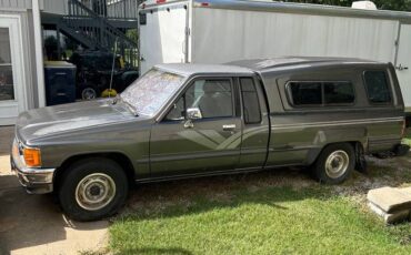 Toyota-pickup-truck-1988