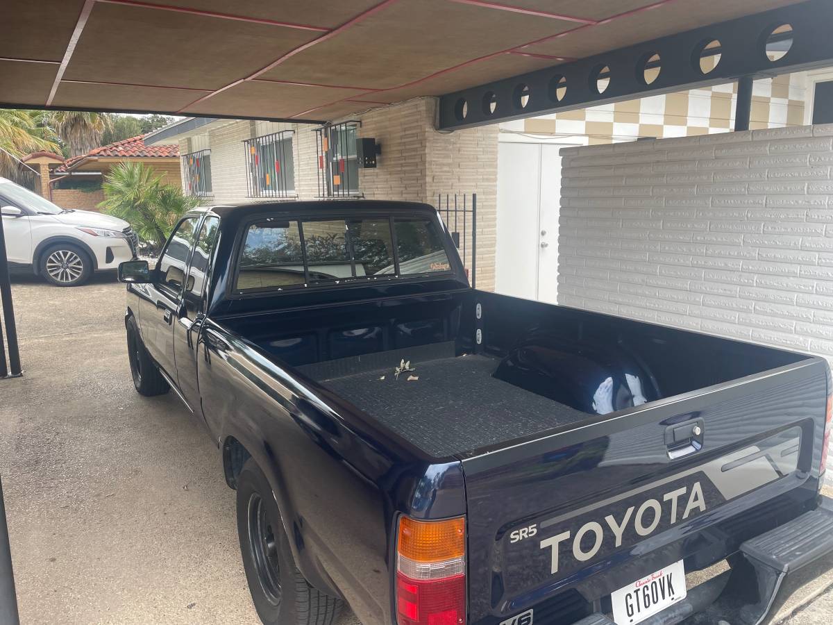 Toyota-pickup-truck-1992-blue-2