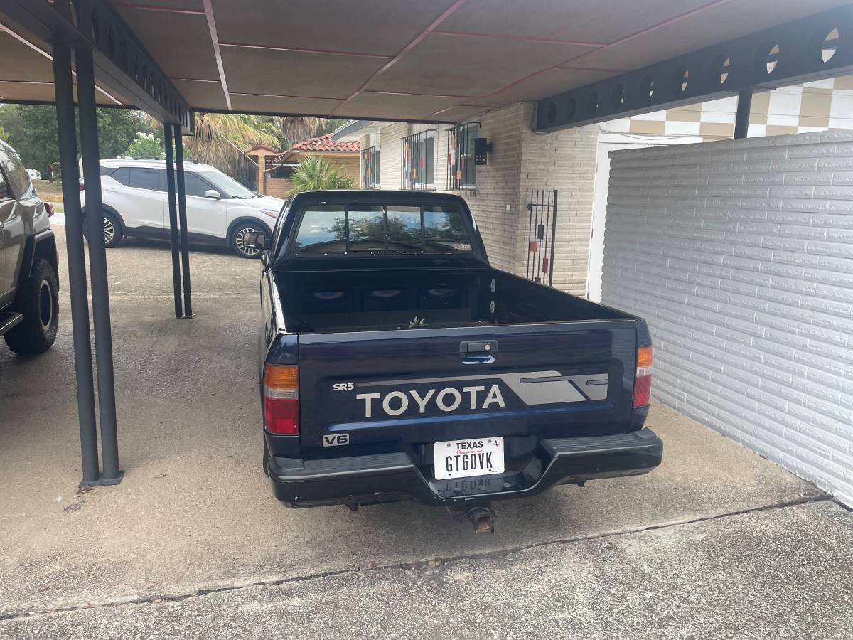 Toyota-pickup-truck-1992-blue-3