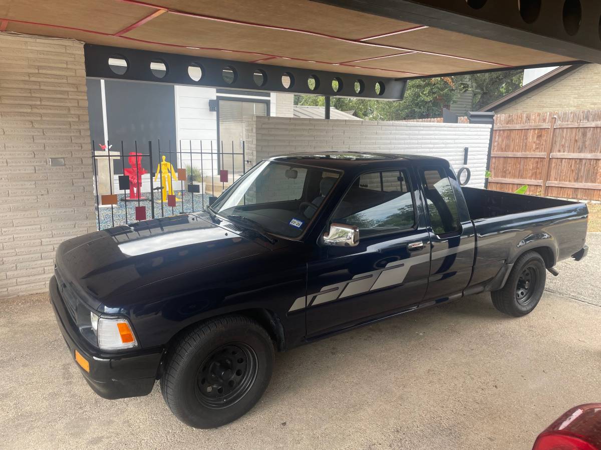 Toyota-pickup-truck-1992-blue