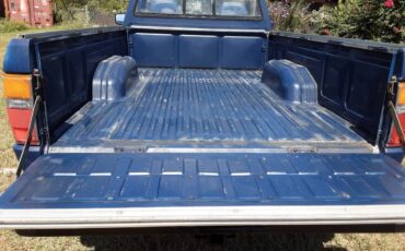 Toyota-pickup-truck-4x4-1988-blue-10