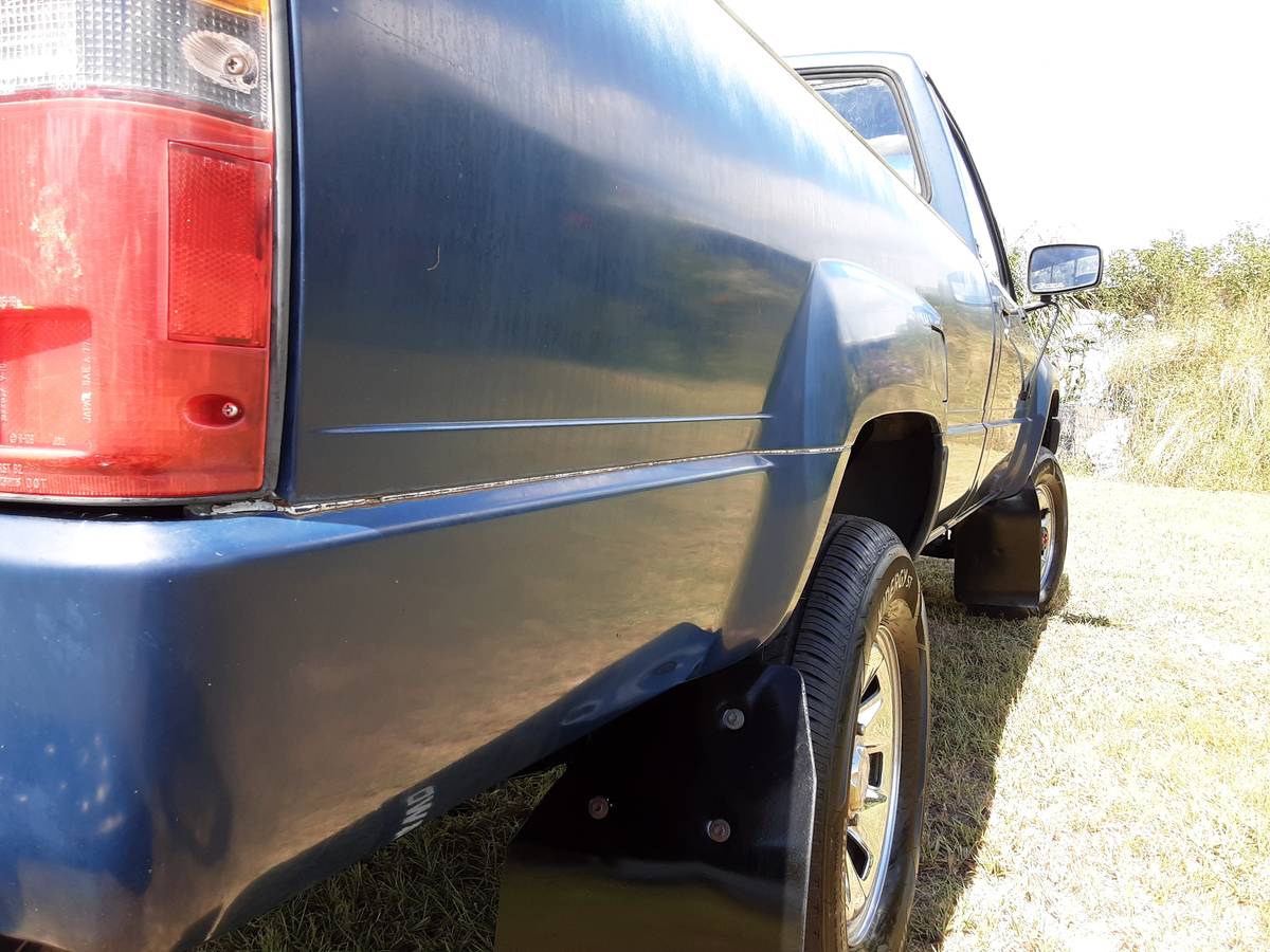 Toyota-pickup-truck-4x4-1988-blue-12