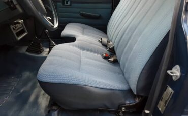 Toyota-pickup-truck-4x4-1988-blue-14