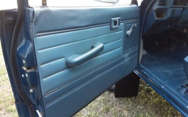 Toyota-pickup-truck-4x4-1988-blue-15