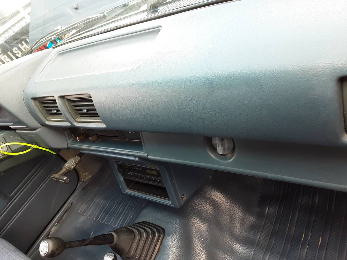 Toyota-pickup-truck-4x4-1988-blue-18