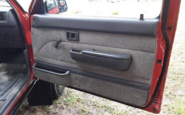 Toyota-pickup-truck-4x4-1990-red-10