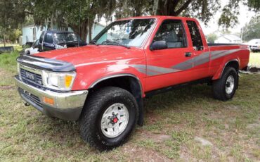 Toyota-pickup-truck-4x4-1990-red-13