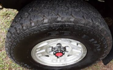 Toyota-pickup-truck-4x4-1990-red-5