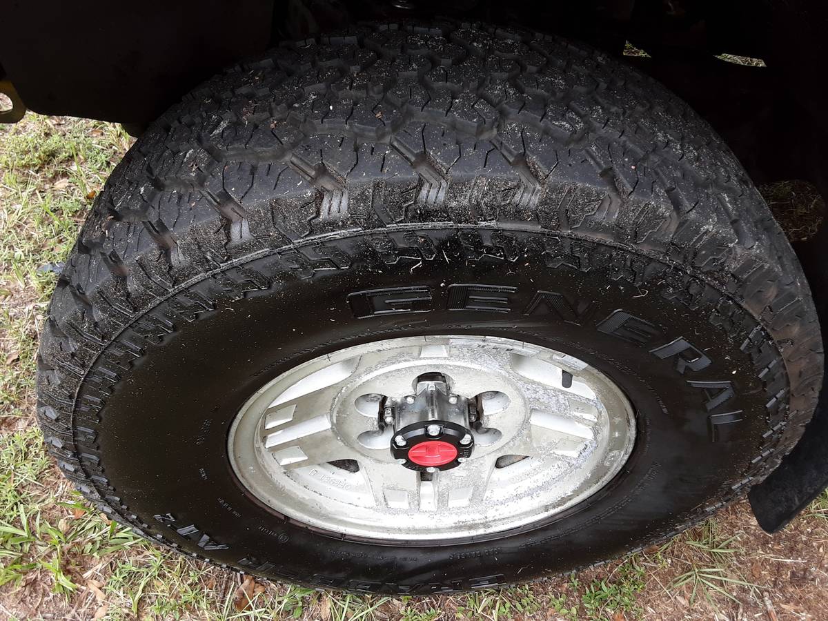 Toyota-pickup-truck-4x4-1990-red-5