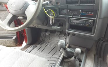Toyota-pickup-truck-4x4-1990-red-7