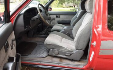 Toyota-pickup-truck-4x4-1990-red-8