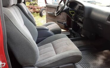 Toyota-pickup-truck-4x4-1990-red-9