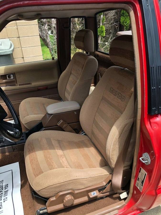 Toyota-pickup-turbo-1986-6
