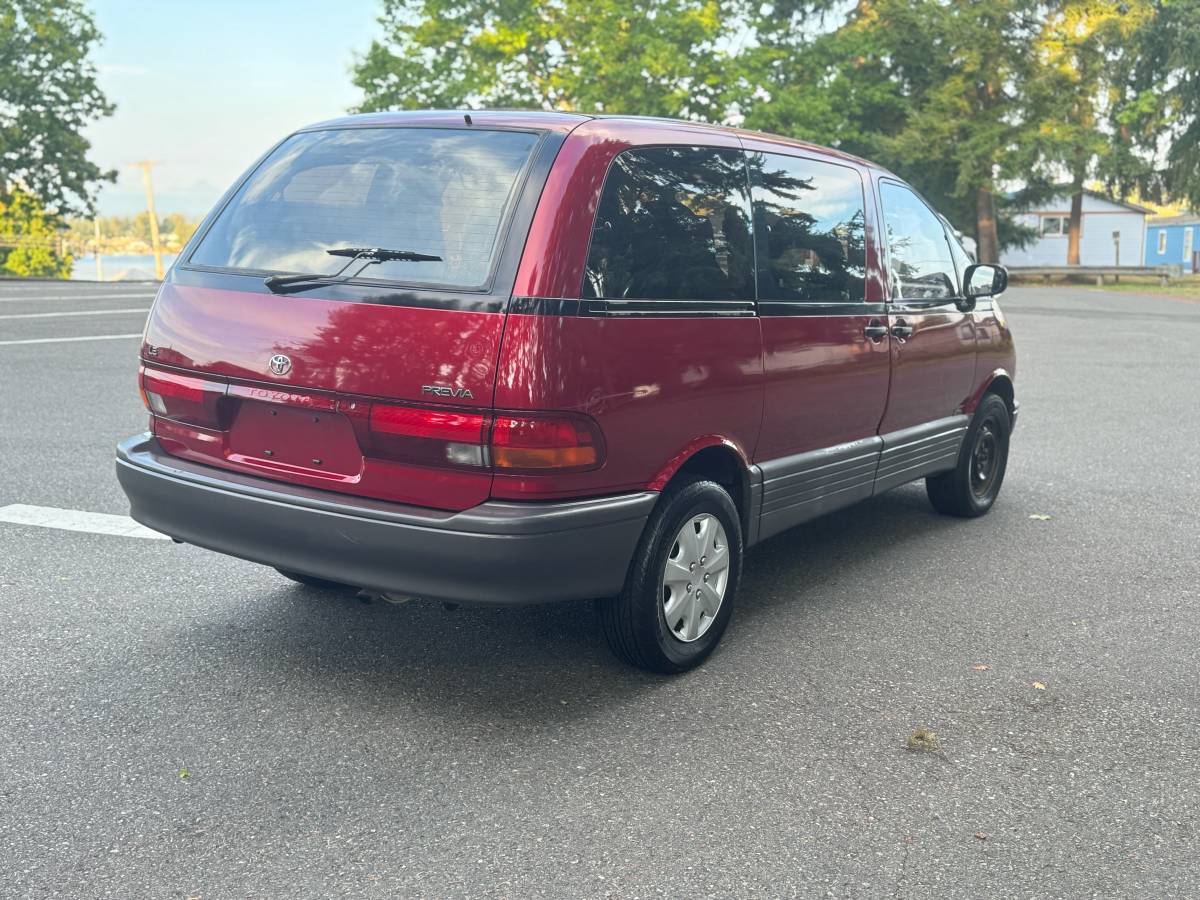 Toyota-previa-1992-red-3