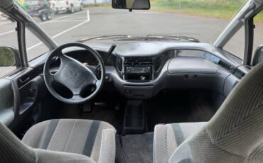 Toyota-previa-1992-red-8