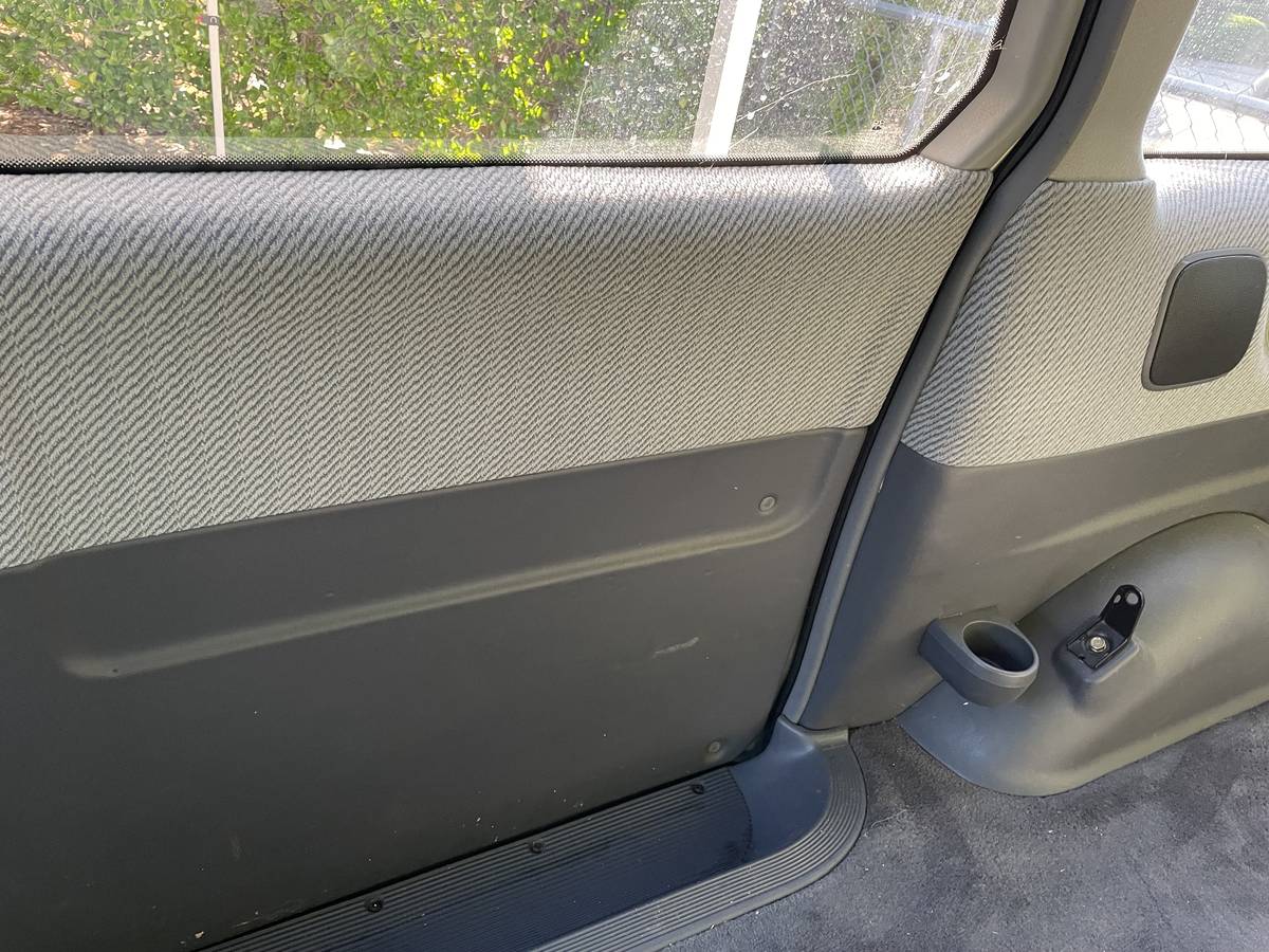 Toyota-previa-1994-silver-8