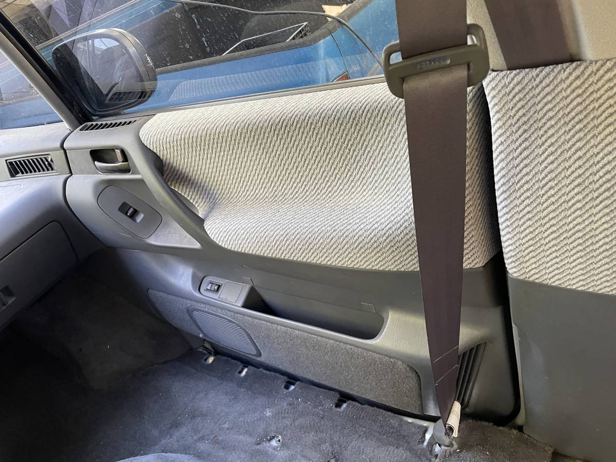 Toyota-previa-1994-silver-9