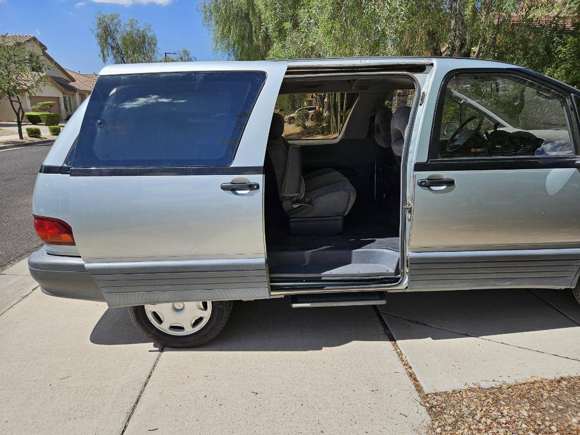 Toyota-previa-le-1993-silver-2
