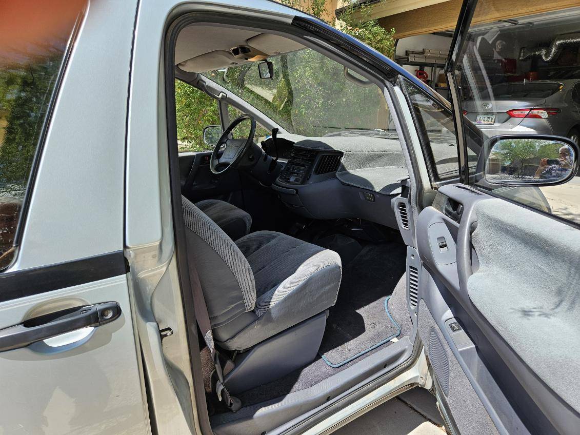 Toyota-previa-le-1993-silver-5