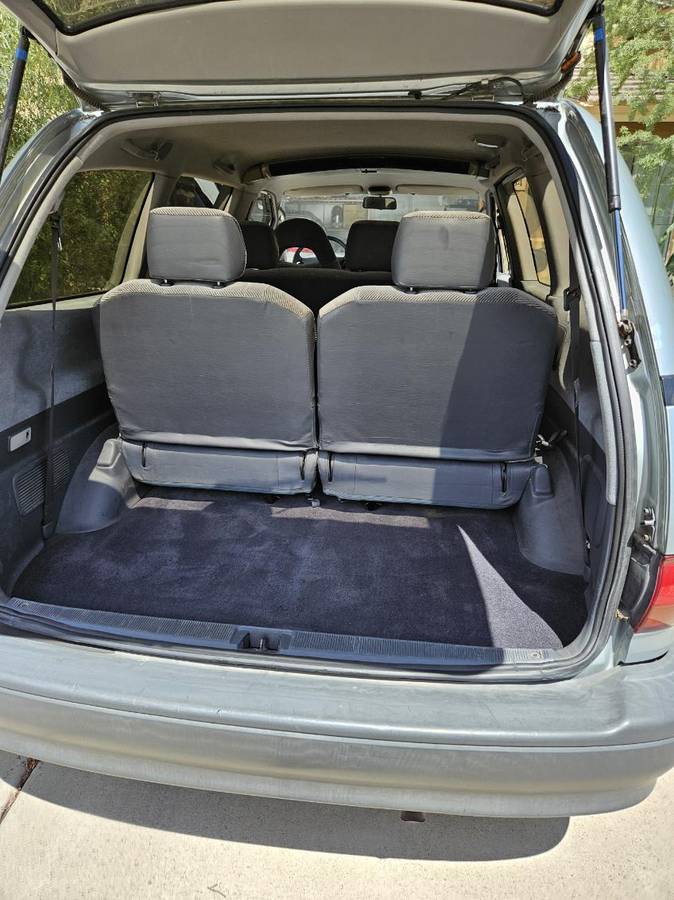 Toyota-previa-le-1993-silver-8