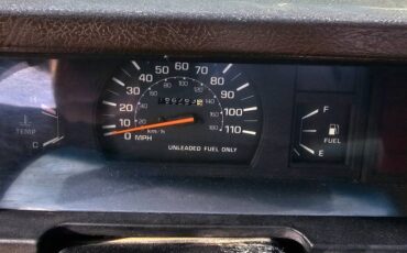 Toyota-pu-1985-white-12