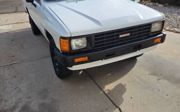 Toyota-pu-1985-white